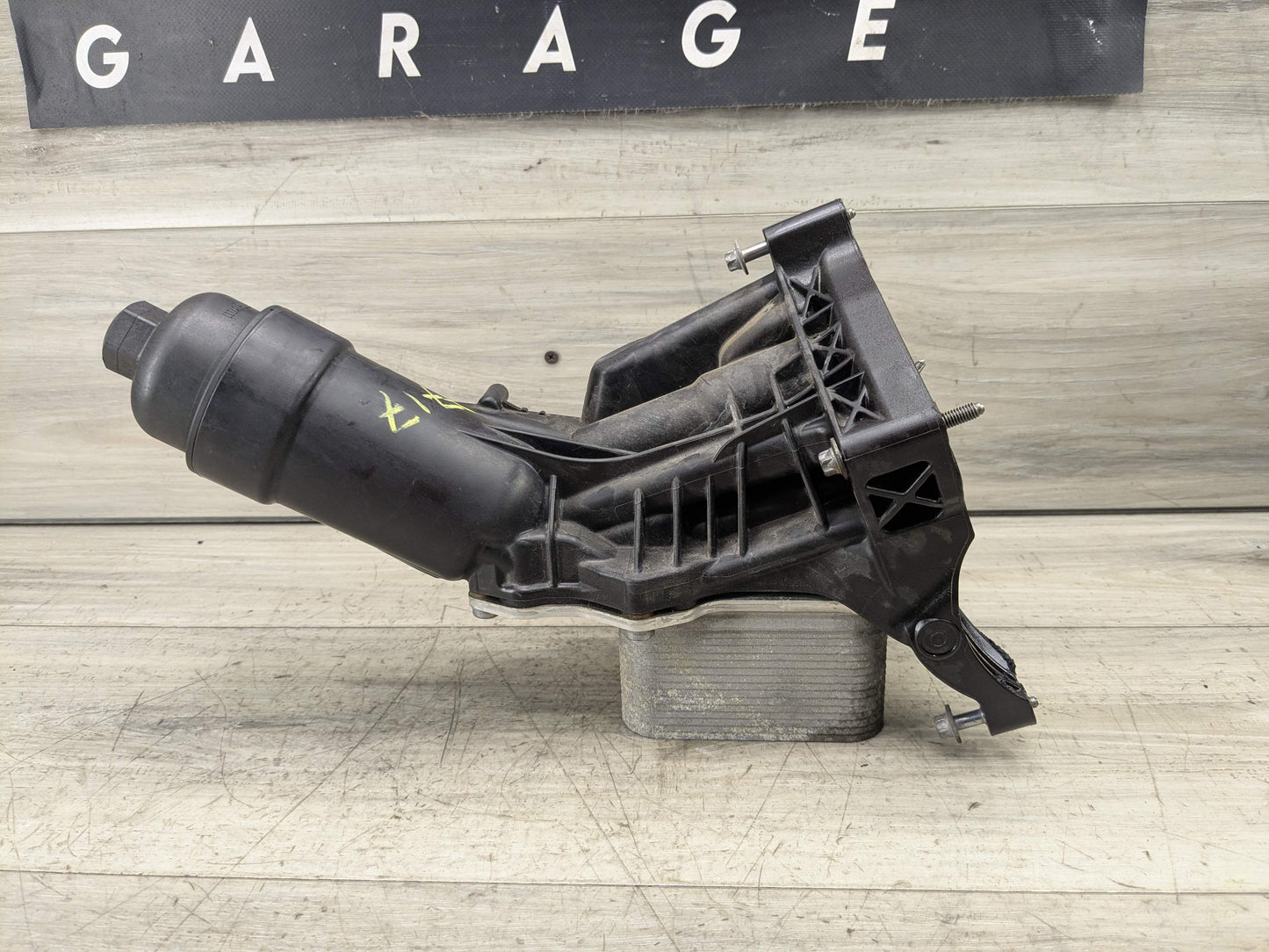 17-20 OEM BMW F22 F30 F32 F36 G01 G30 230 330 430 Engine B46 Oil Filter Housing