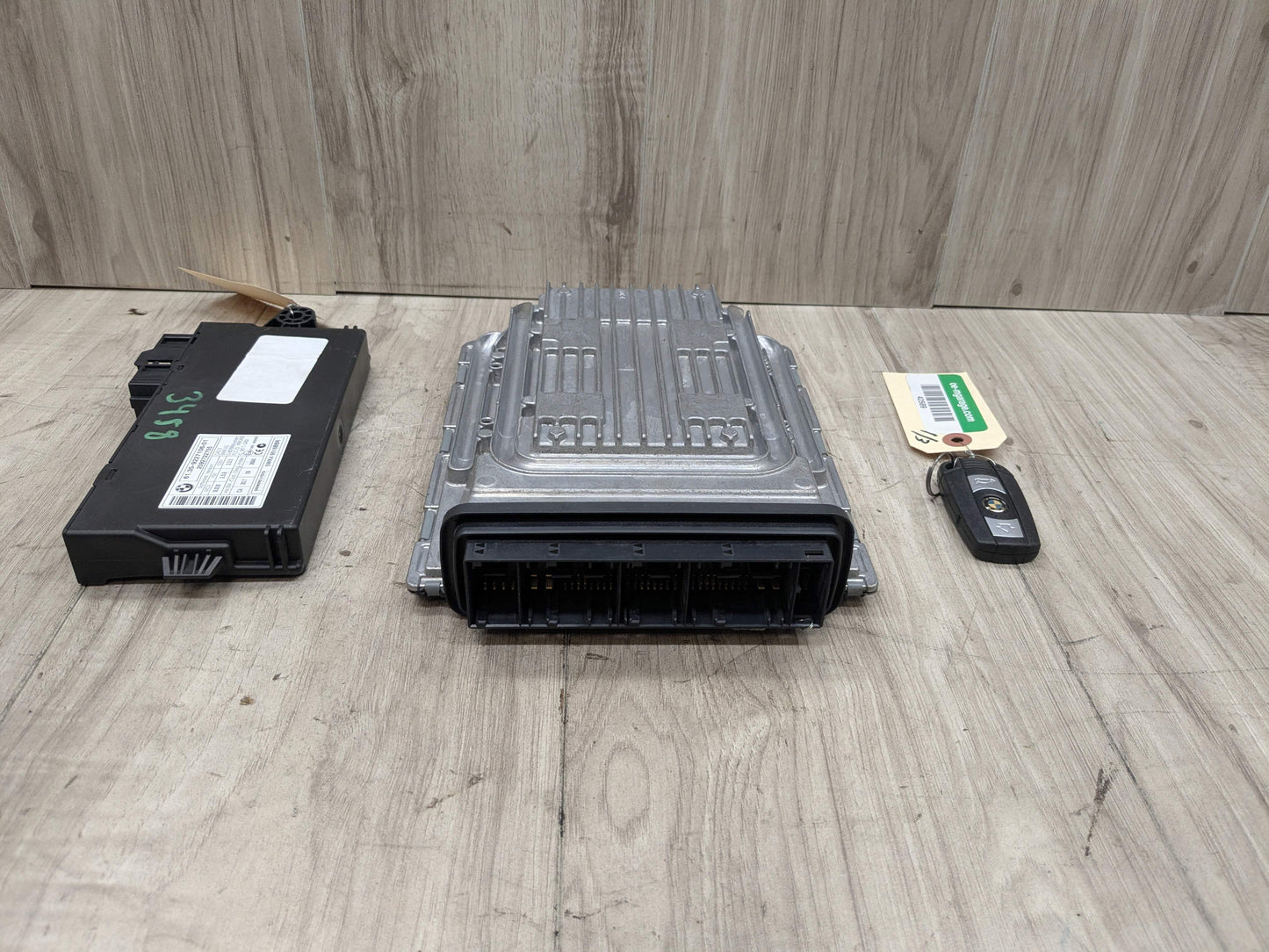 10-14 OEM BMW E70 E71 X5M X6M Engine S63 DME ECU CAS Key Computer Unit SET