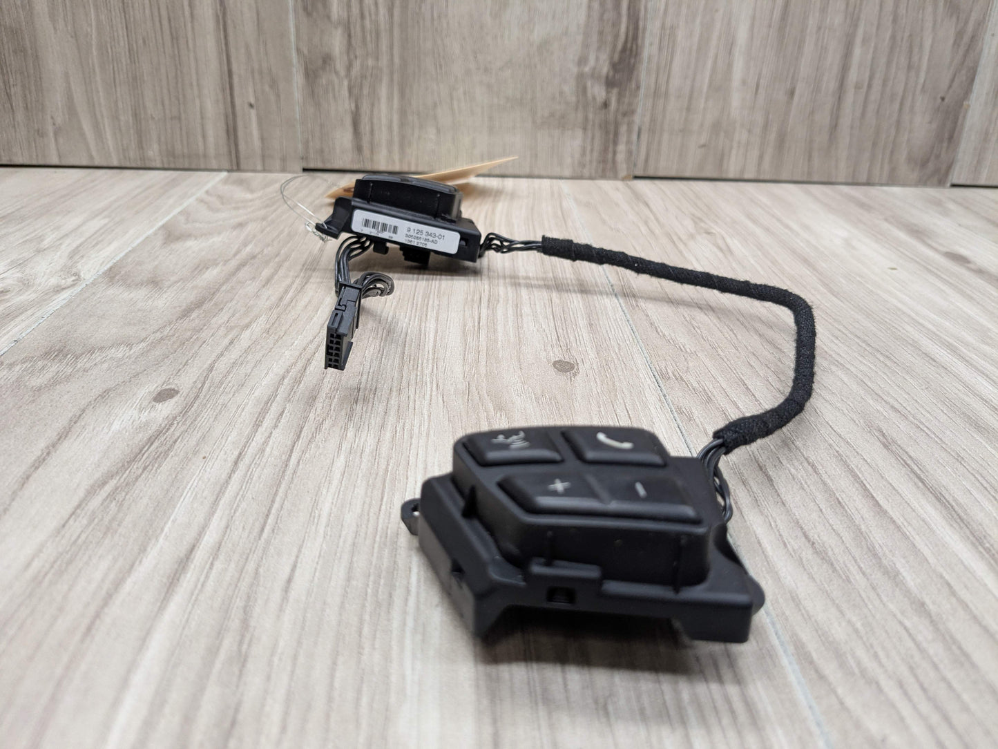 06-13 OEM BMW E82 E84 E88 E90 E92 E93 Steering Wheel Multifunction Button Switch