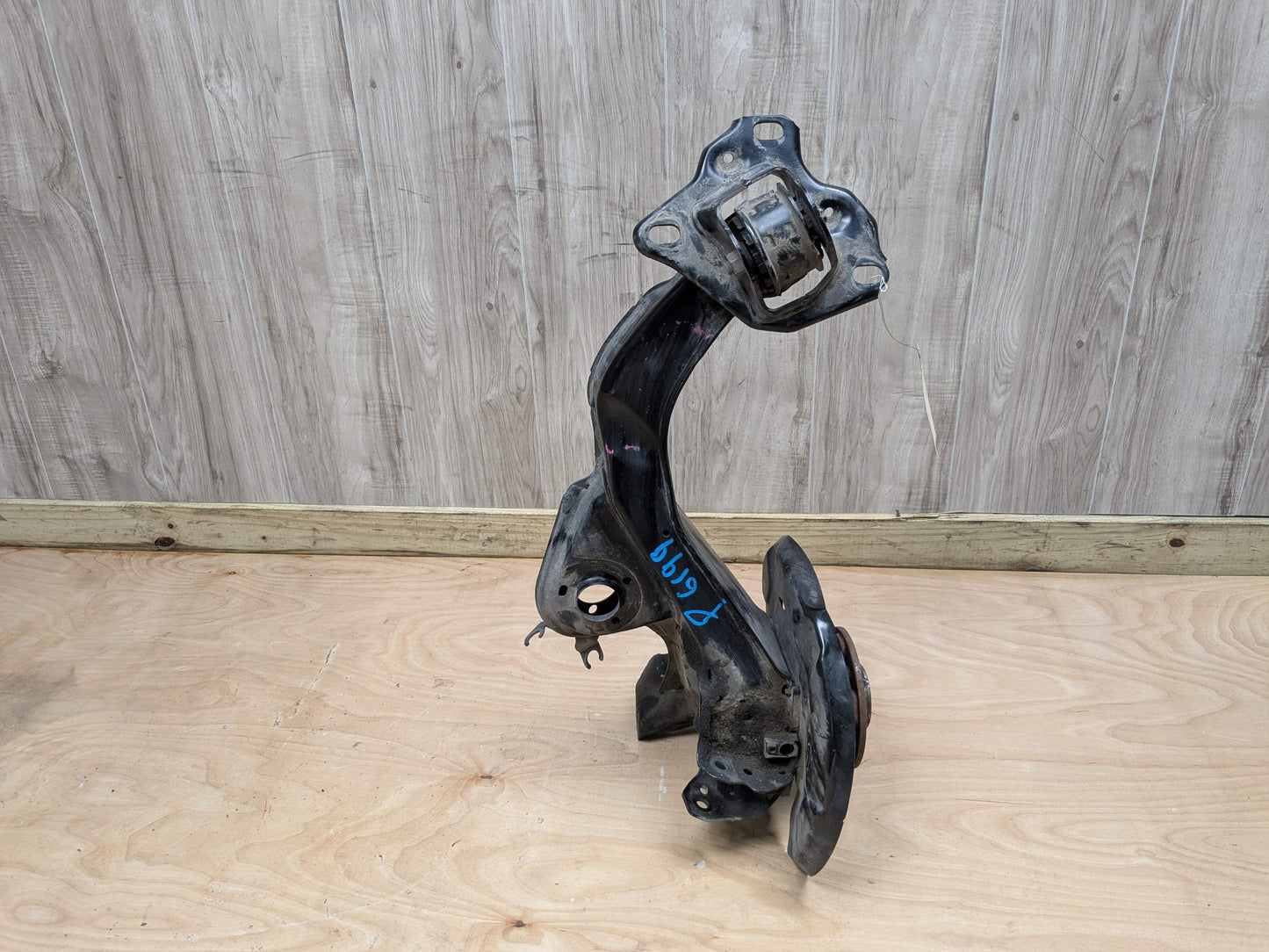 OEM BMW F39 F44 F48 X1 Rear Right Passenger Trailing Control Arm Knuckle Spindle