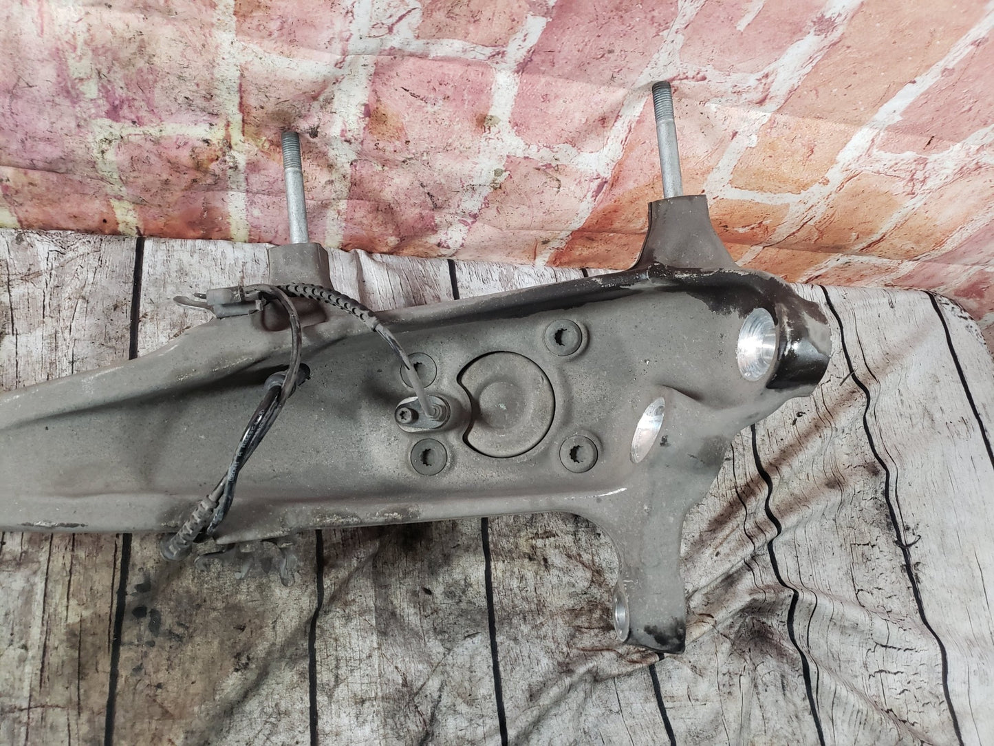 BMW 11-13 F10 M5 Front Right Passenger Hub Spindle Carrier Knuckle Pre LCI