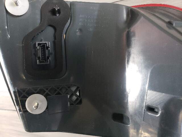 BMW 14-16 F10 535xi PASSENGER RH QUARTER PANEL TAIL LIGHT LCI