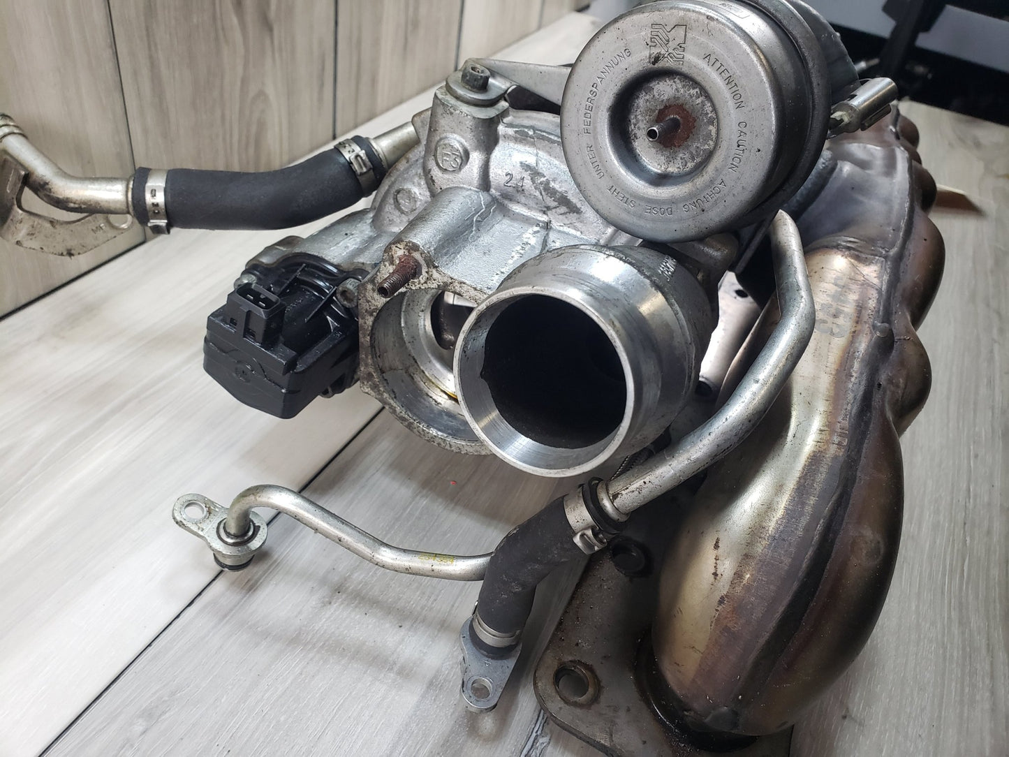 BMW 14-16 F10 535xi Gas Engine Turbo Turbocharger W/ Manifold LCI