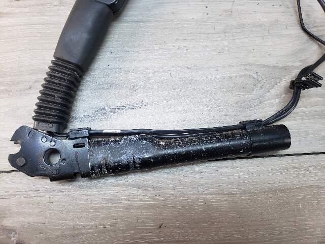 BMW 11-13 E92 335i Front Right Passenger Seat Belt Buckle Tensioner LCI