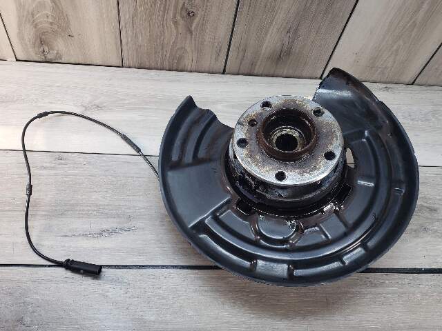 BMW 14-16 F22 235i Rear Right Wheel Hub Spindle Pre LCI