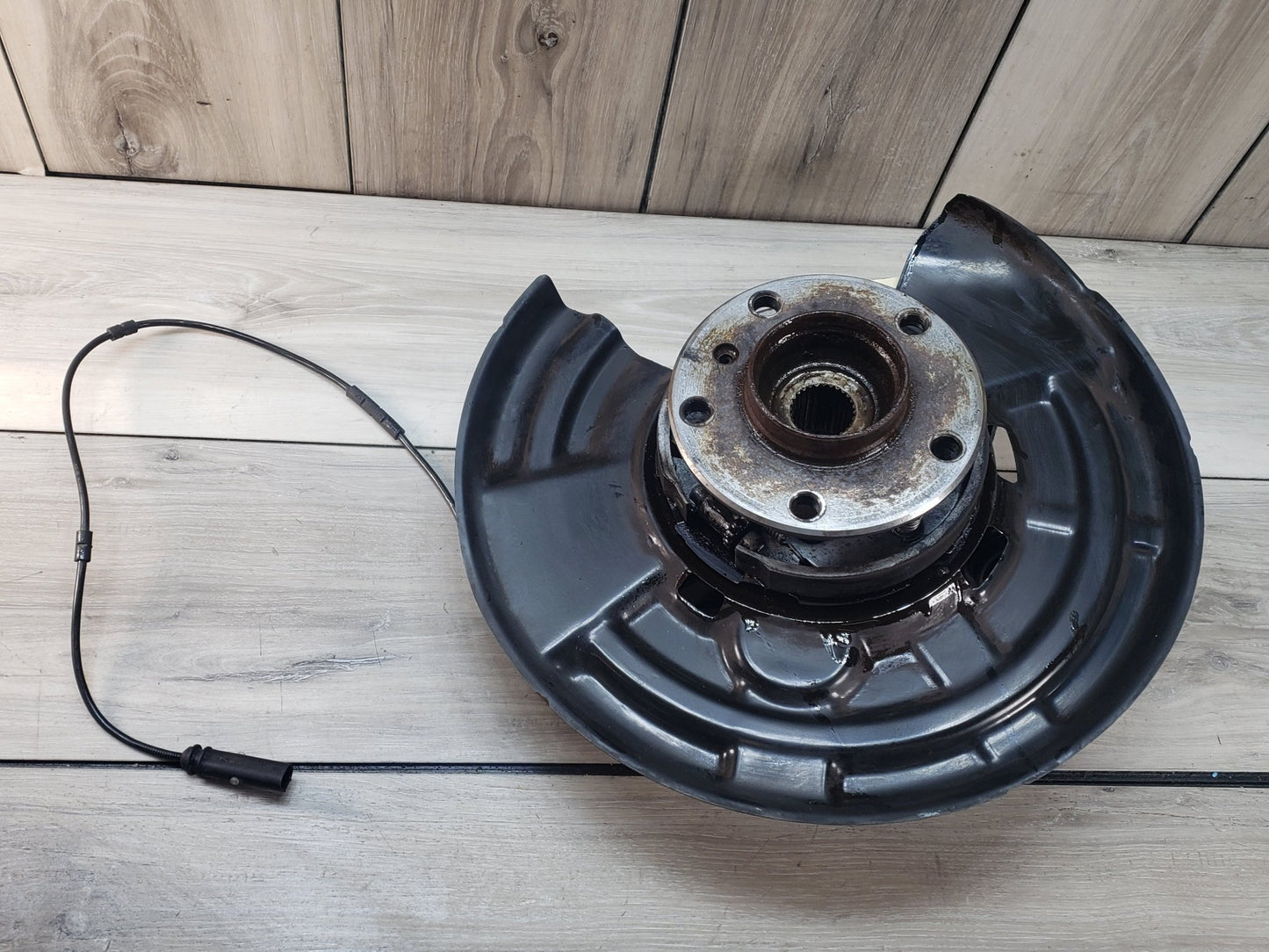 BMW 14-16 F22 235i Rear Right Wheel Hub Spindle Pre LCI