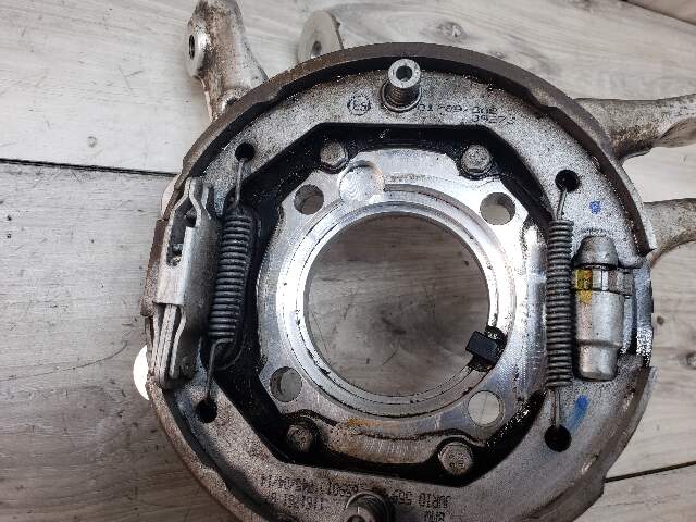 15-20 OEM BMW F80 F82 M3 M4 Rear Suspension Right Knuckle Wheel Hub Spindle