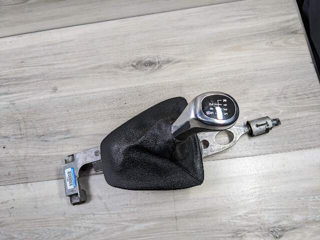 BMW 11-13 E93 335i Shift Rod Mechanism With Gear Shift Knob Shifter w/ Boot LCI