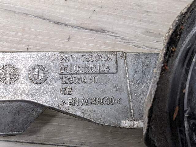 BMW 11-13 E93 335i Shift Rod Mechanism With Gear Shift Knob Shifter w/ Boot LCI