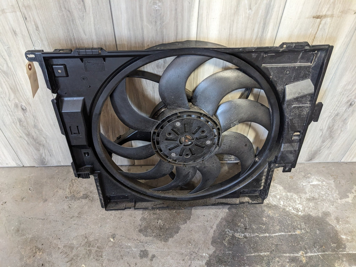 12-16 OEM BMW F22 F30 F32 F36 F87 Electric Radiator Cooling Fan w/ Shroud 850W