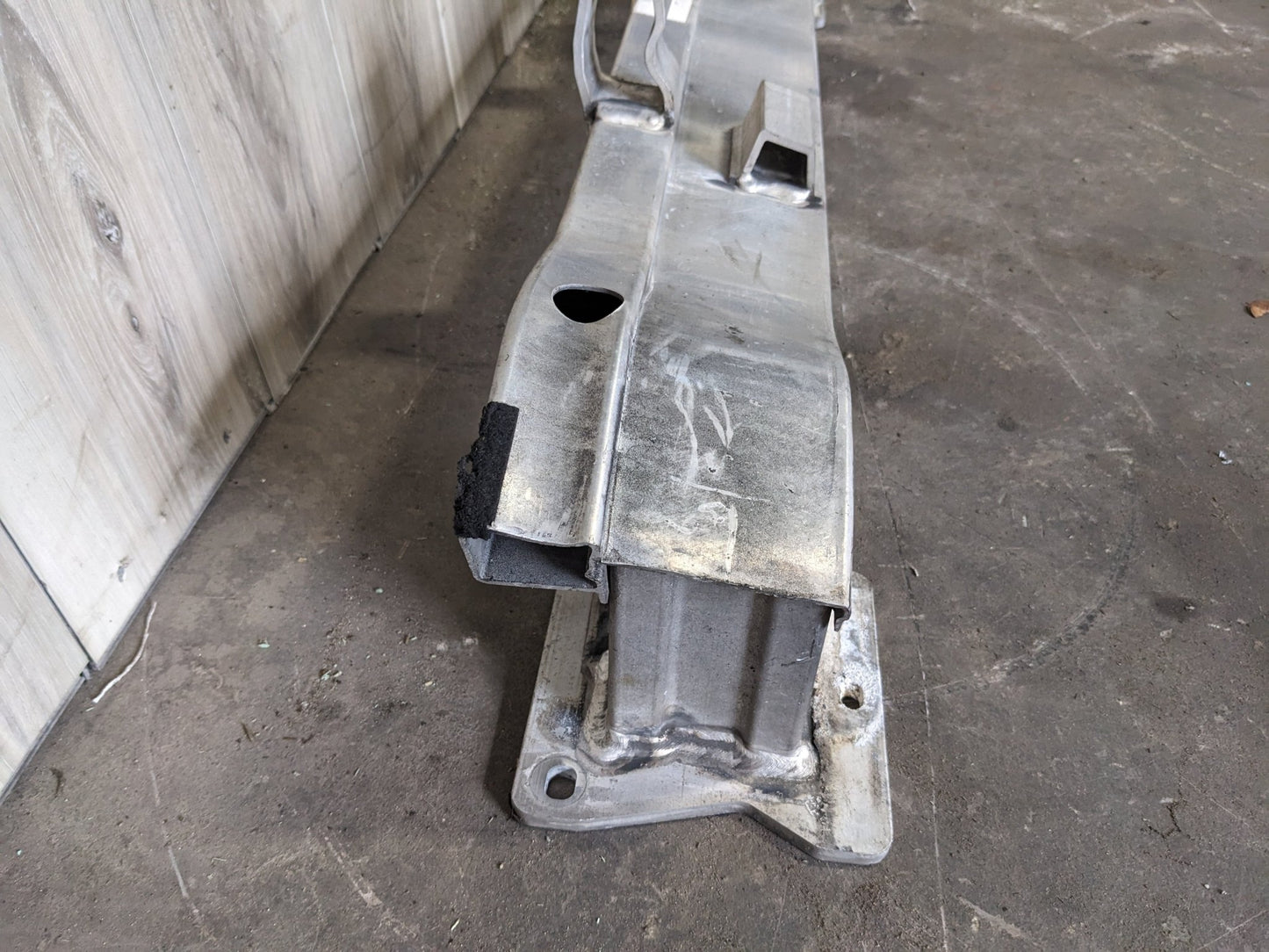 09-16 OEM BMW E89 Z4 28i 35i Rear Bumper Reinforcement Rebar Carrier Impact Bar