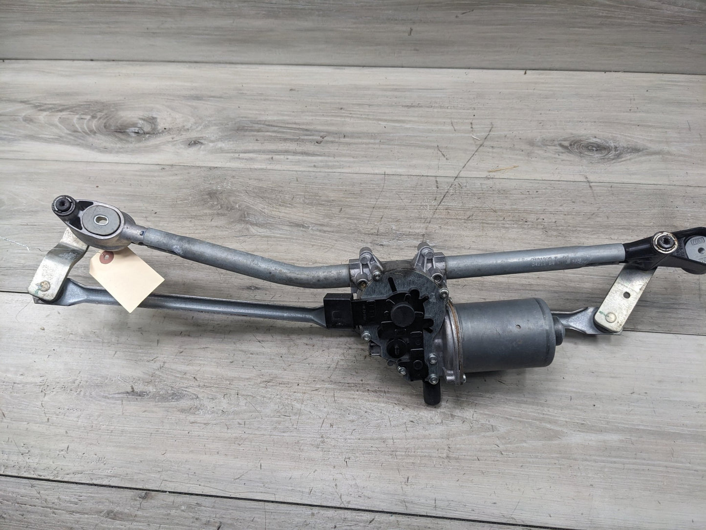09-16 OEM BMW Z4 E89 Front Windshield Wiper Linkage W Motor