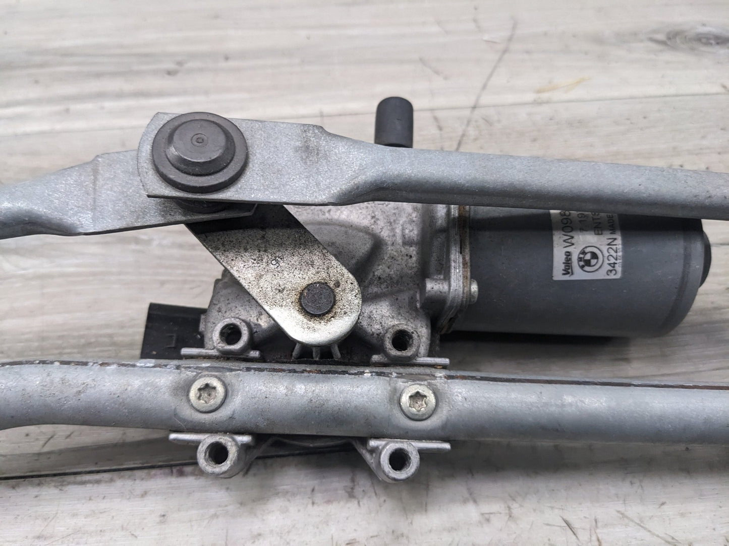 09-16 OEM BMW Z4 E89 Front Windshield Wiper Linkage W Motor