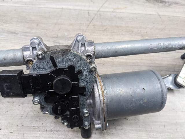 09-16 OEM BMW Z4 E89 Front Windshield Wiper Linkage W Motor