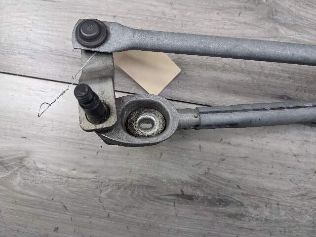 09-16 OEM BMW Z4 E89 Front Windshield Wiper Linkage W Motor