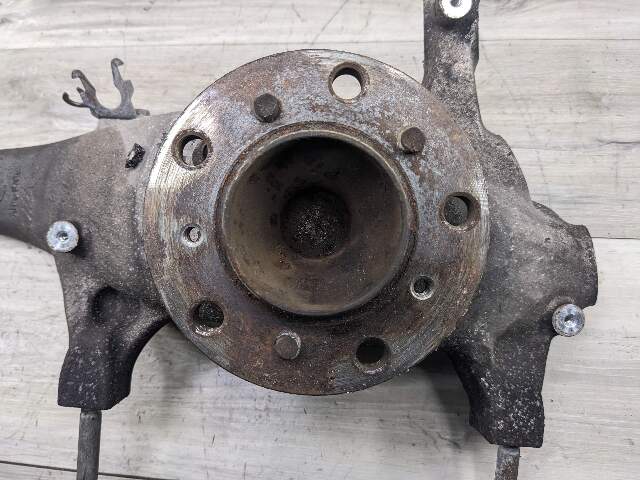OEM BMW F10 M5 F06 F12 F13 M6 Front Passenger Hub Spindle Carrier Knuckle