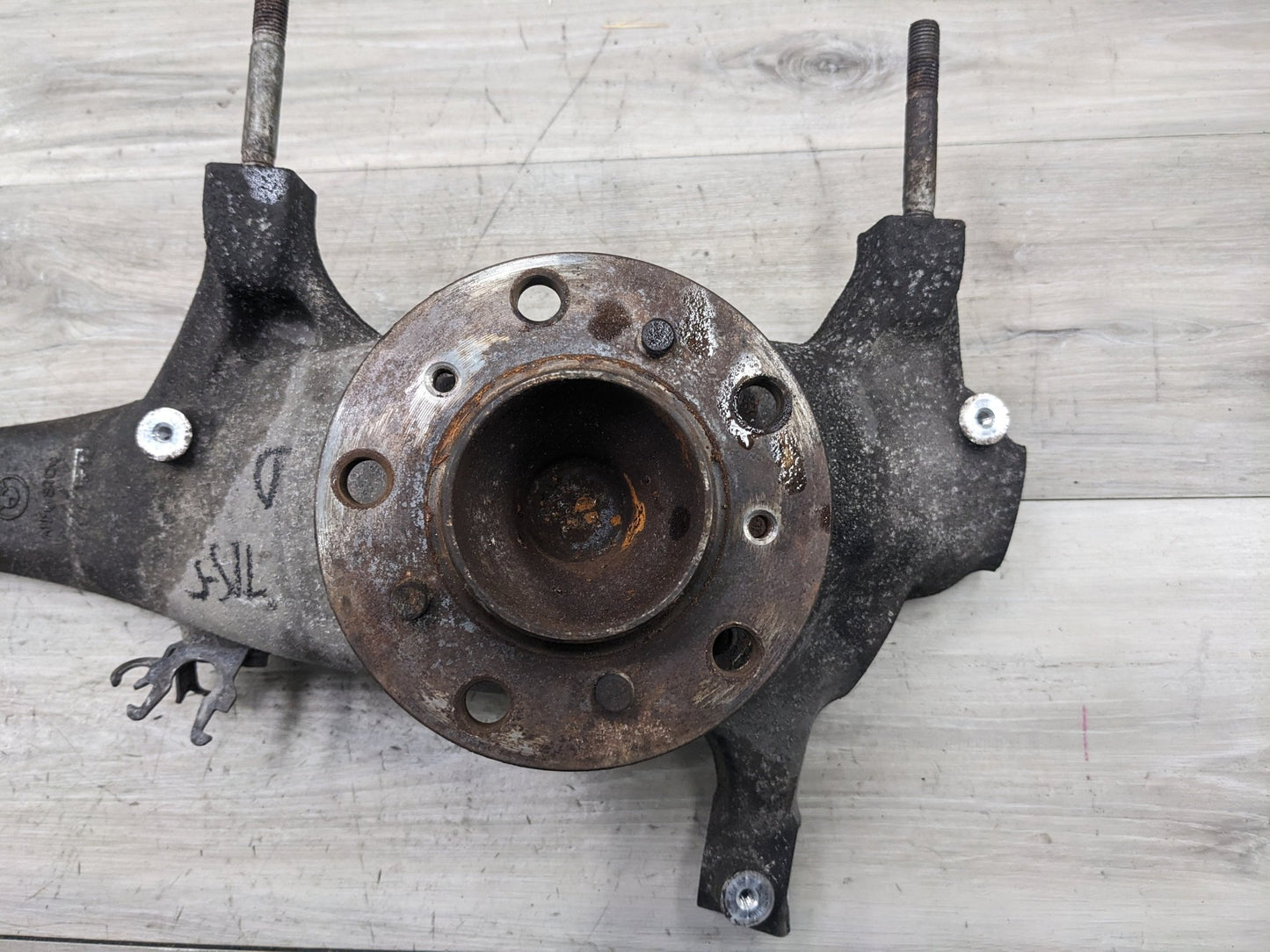OEM BMW F10 M5 F06 F12 F13 M6 Front Left Driver Hub Spindle Carrier Knuckle