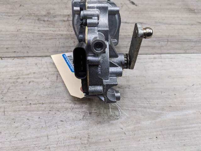 12-18 OEM BMW F22 F30 F32 F33 F36 235 325 328 335 428 435 Windshield Wiper Motor