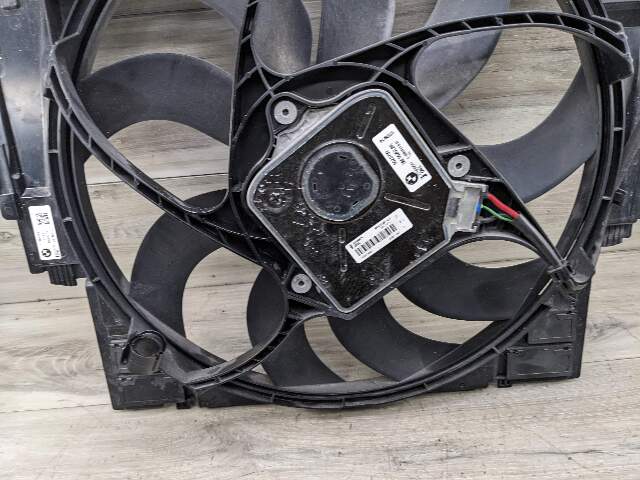 11-16 OEM BMW F10 520 528 N20 Radiator Cooling Fan Clutch w/ Motor Assembly 600W
