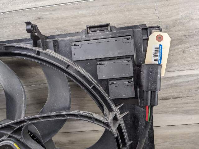 11-16 OEM BMW F10 520 528 N20 Radiator Cooling Fan Clutch w/ Motor Assembly 600W