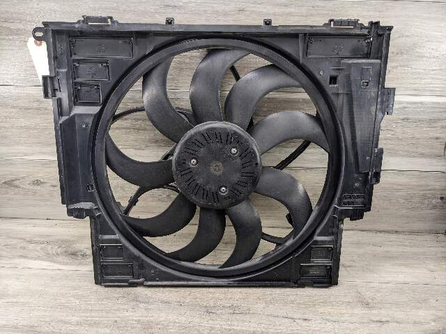 11-16 OEM BMW F10 520 528 N20 Radiator Cooling Fan Clutch w/ Motor Assembly 600W