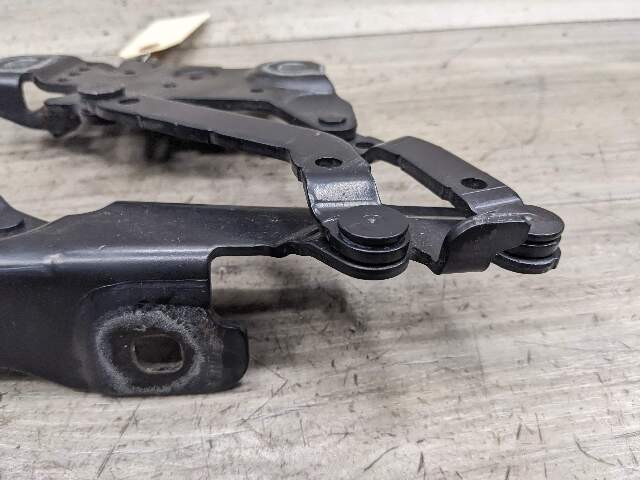 15-20 OEM BMW F80 F82 F83 Front Right Side Hood Hinge Support Bracket