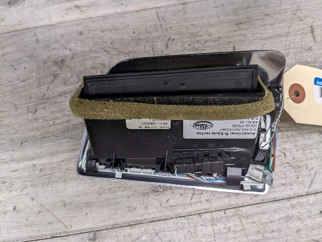 10-16 OEM Porsche Panamera Rear Right B Pillar A/C Air Vent
