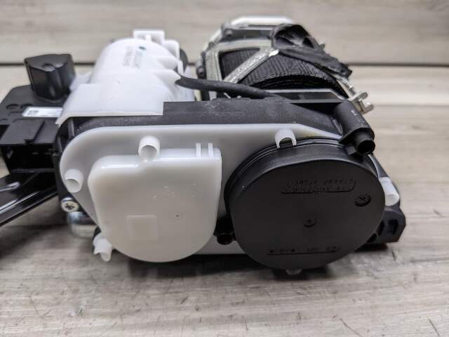 16-21 OEM BMW G11 G12 740 750 Front Right Passenger Seat Belt Retractor Black