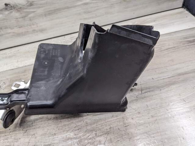 16-19 OEM BMW G11 G12 750 Front Left Driver Side Radiator Support Air Duct