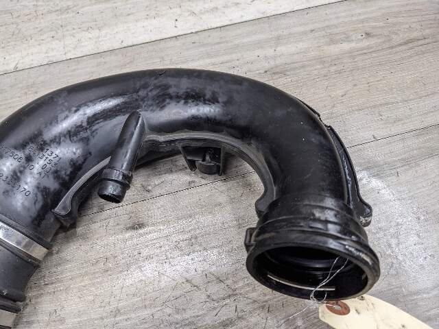 16-19 OEM BMW G11 G12 G30 750 M550 Turbocharger Air Intake Hose N63 Engine