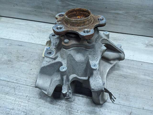 16-19 OEM BMW G11 G12 Rear Suspension Right Knuckle Wheel Hub Spindle Bearing