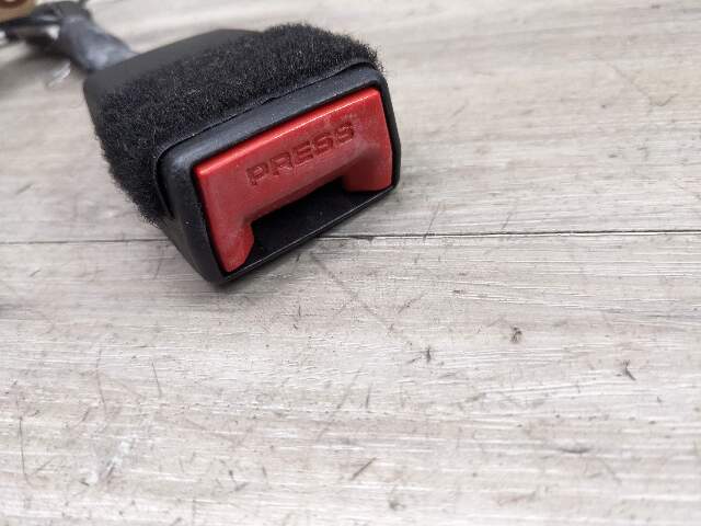 OEM BMW F90 G11 G12 G30 530 540 M550 750 M5 Front Left or Right Seatbelt Buckle