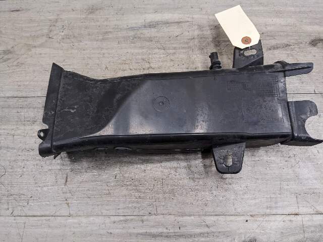 09-18 OEM BMW F06 F12 F13 650i Front Right Passeneger Side Air Brake Duct Guide