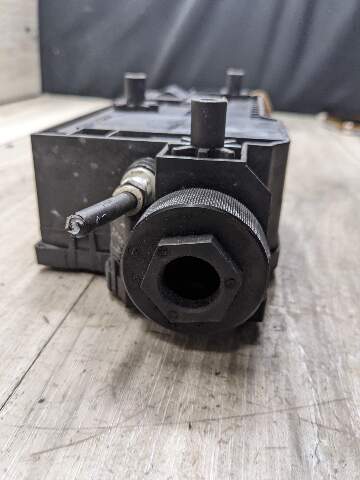 14-19 OEM BMW F15 F16 F85 F86 X5 X6 Emergency Parking Brake Actuator Unit Motor