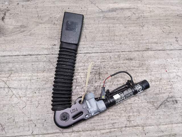 13-16 OEM BMW F10 F07 F01 F02 740 M5 Front Right Passenger Side Seatbelt Buckle