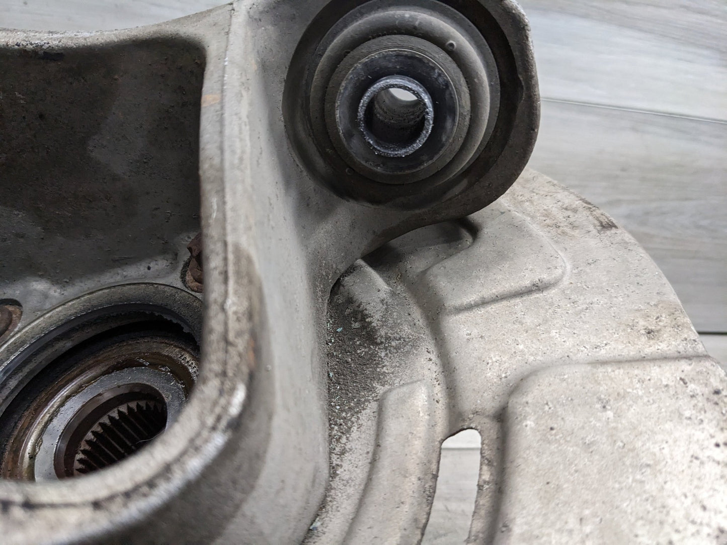 OEM BMW F85 F86 F15 F16 X5 X6 Rear Right Side Spindle Hub Carrier Knuckle