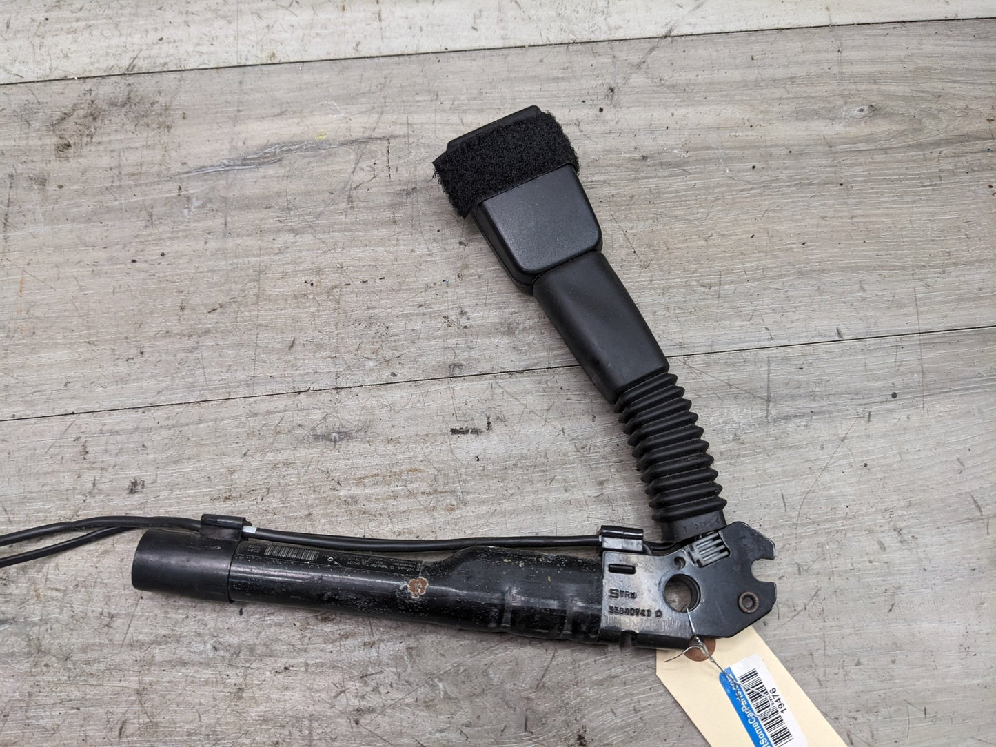 06-13 OEM BMW E82 E88 E90 E92 Front Right Passenger Seat Belt Buckle Tensioner