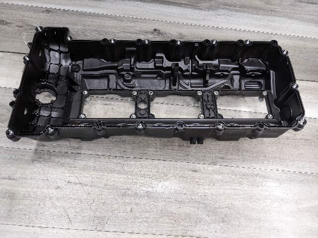 OEM BMW E82 E88 E90 E92 F22 F23 F30 F32 F33 F36 N55 Cylinder Head Valve Cover