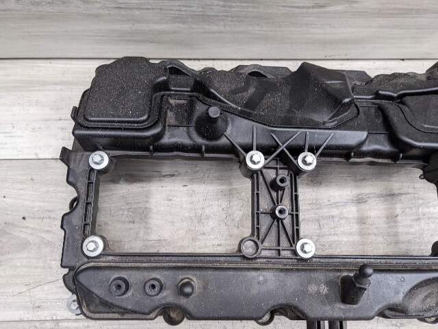 OEM BMW E82 E88 E90 E92 F22 F23 F30 F32 F33 F36 N55 Cylinder Head Valve Cover
