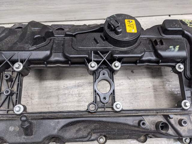 OEM BMW E82 E88 E90 E92 F22 F23 F30 F32 F33 F36 N55 Cylinder Head Valve Cover