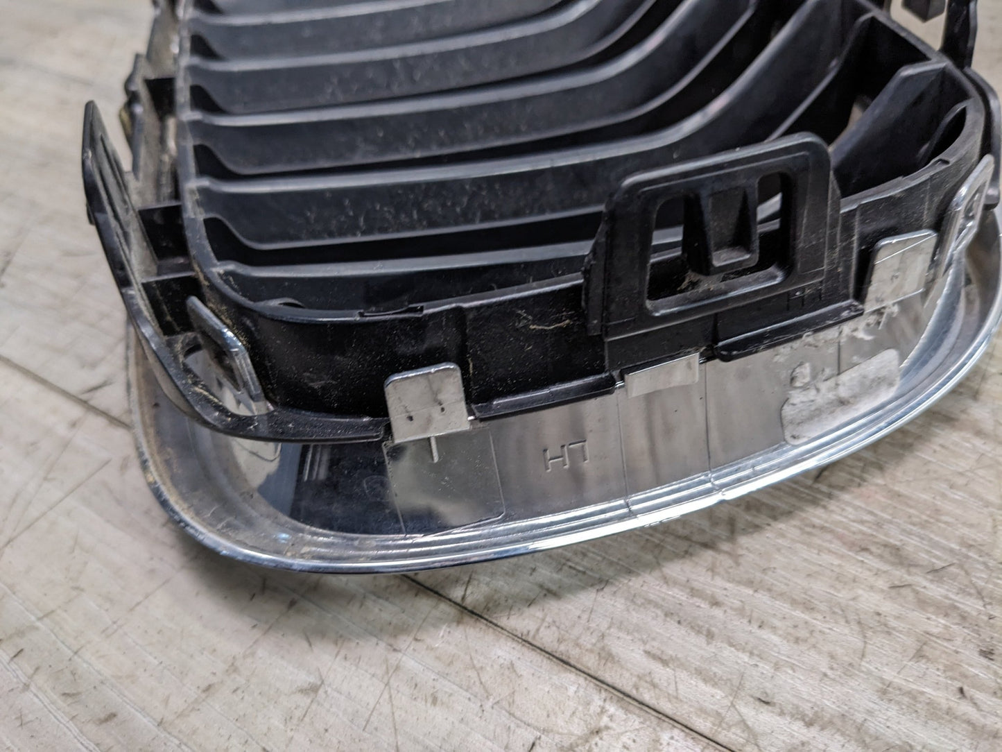 14-20 OEM BMW F22 F23 M325 M240 Front Left Right Upper Bumper Kidney Grills