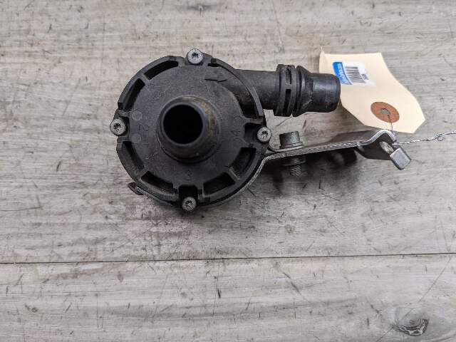 OEM BMW F22 F23 F80 F82 F83 M3 M4 Engine Auxilliary Coolant water Pump B46 S55