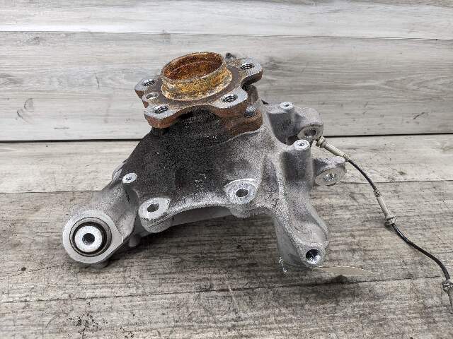 16-19 OEM BMW G11 G12 Rear Suspension Right Knuckle Wheel Hub Spindle Bearing