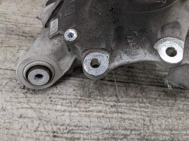 16-19 OEM BMW G11 G12 Rear Suspension Right Knuckle Wheel Hub Spindle Bearing