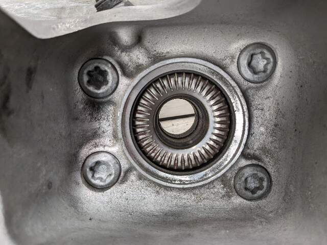 16-19 OEM BMW G11 G12 Rear Suspension Right Knuckle Wheel Hub Spindle Bearing