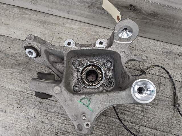 16-19 OEM BMW G11 G12 Rear Suspension Right Knuckle Wheel Hub Spindle Bearing