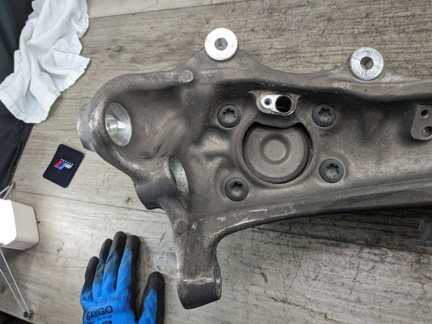 16-19 OEM BMW G11 G12 740 750 RWD Front Left Driver Spindle Knuckle Bearing