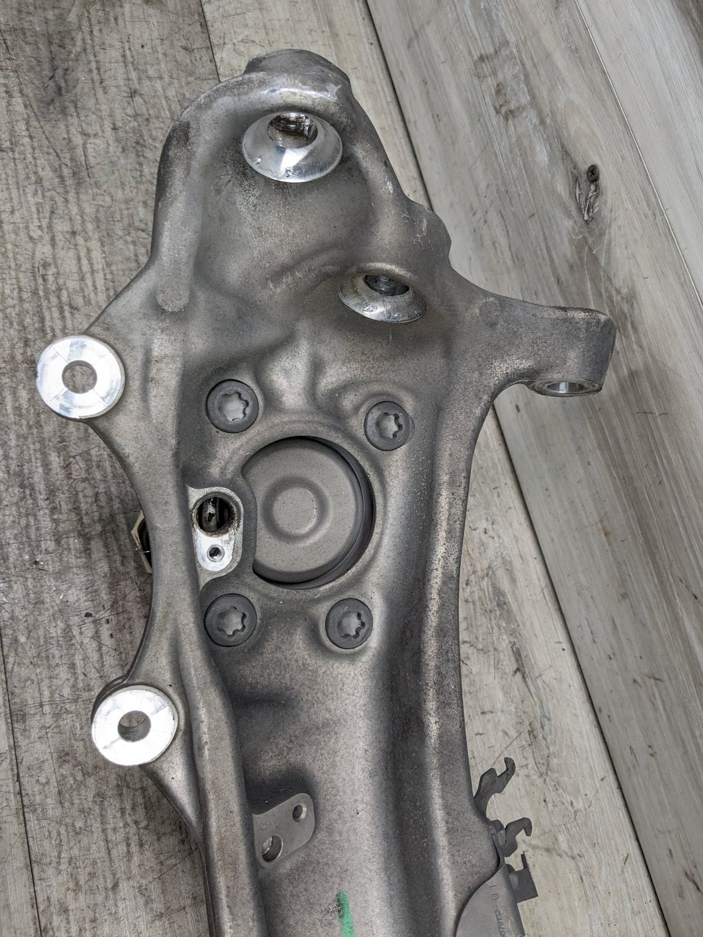 16-19 OEM BMW G11 G12 740 750 RWD Front Right Passenger Spindle Knuckle Bearing