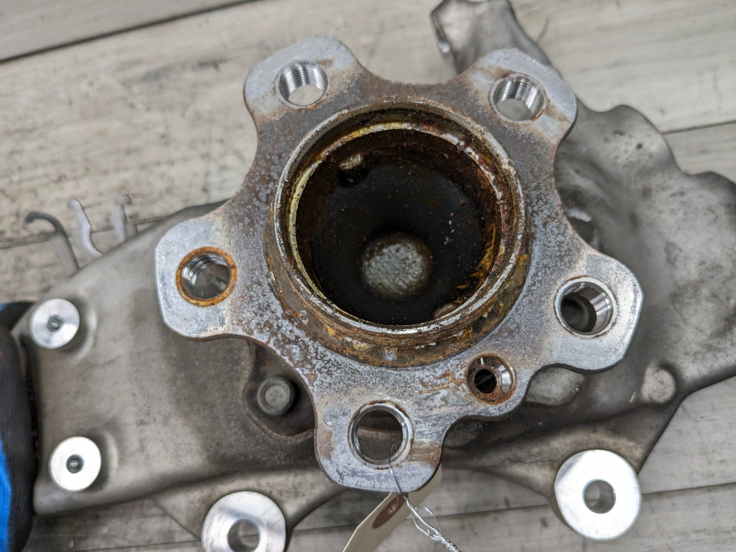 16-19 OEM BMW G11 G12 740 750 RWD Front Right Passenger Spindle Knuckle Bearing