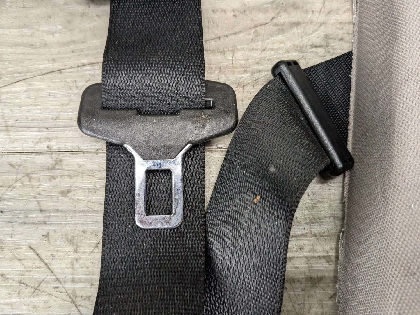 OEM BMW F15 F16 F85 F86 X5 X6 Front Right Seat Belt Seatbelt Retractor